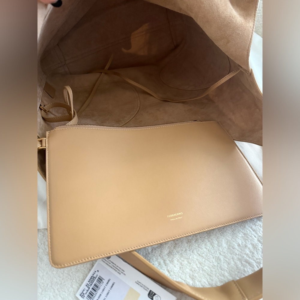 $3000 Salvatore Ferragamo Hobo Bag With Cut-Out Detailing, Light Caramel - Picture 12 of 17